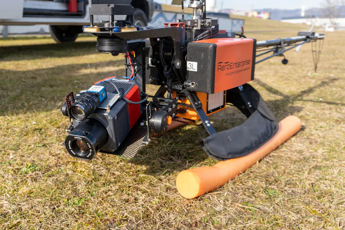 The development of the ImageIR 6300 Z was funded by the German Federal Ministry for Economic Affairs and Energy.