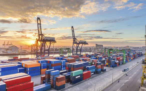 Monitoring seaports with FIRE-SCAN - © iStock/Sean Pavone