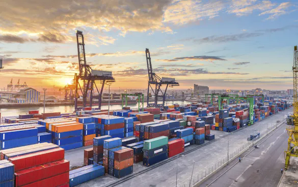 Monitoring seaports with FIRE-SCAN - © iStock/Sean Pavone