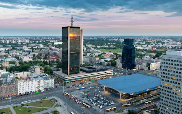 Vehicle-Bound Mobile Surveillance Solution, picture credit: © iStock.com / jacek kadaj