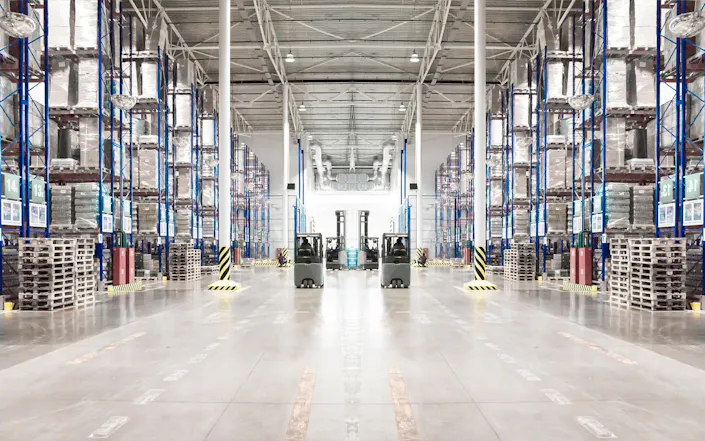 InfraTec thermography - electronics li-ionen-battery, housing - Picture credits: © Studio Dagdagaz / Shutterstock.com