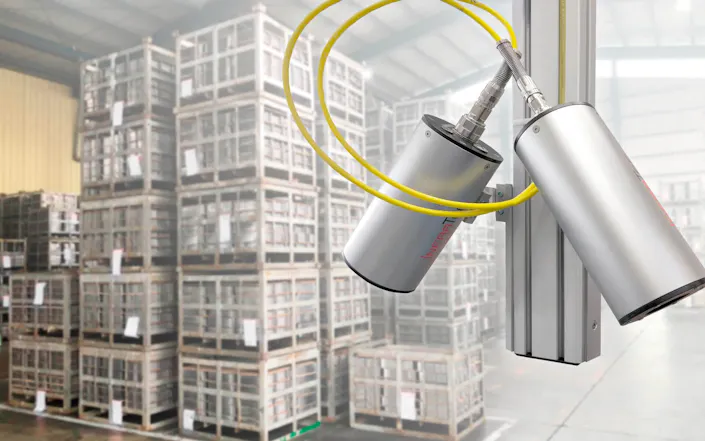 InfraTec thermography - electronics li-ionen-battery, housing - Picture credits: © Weloveonitsuka / Shutterstock.com