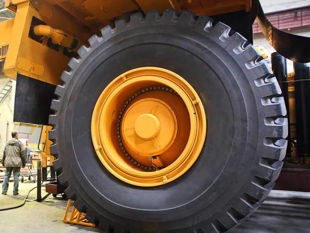 Tire Inspection with Thermal Imaging - Picture Credits: © Vladimir Melnik / Fotolia.com